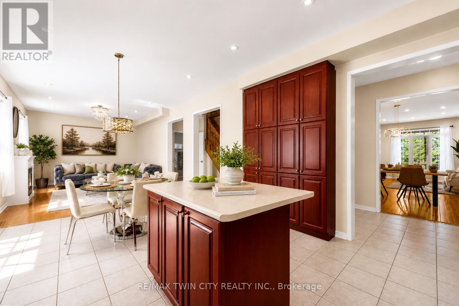 6 Canarygrass Drive, Brampton, Ontario  L6R 3C4 - Photo 9 - W13084804