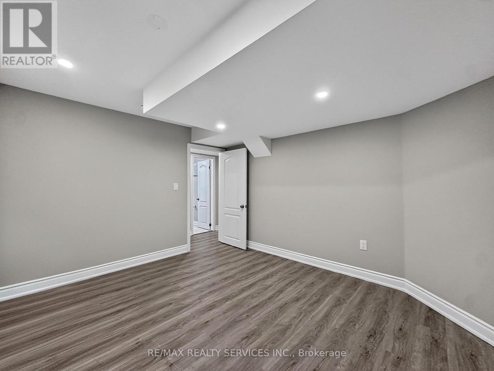 Bsmt - 36 Lionhead Golf Club Road, Brampton, Ontario  L6Y 1P3 - Photo 12 - W13084818