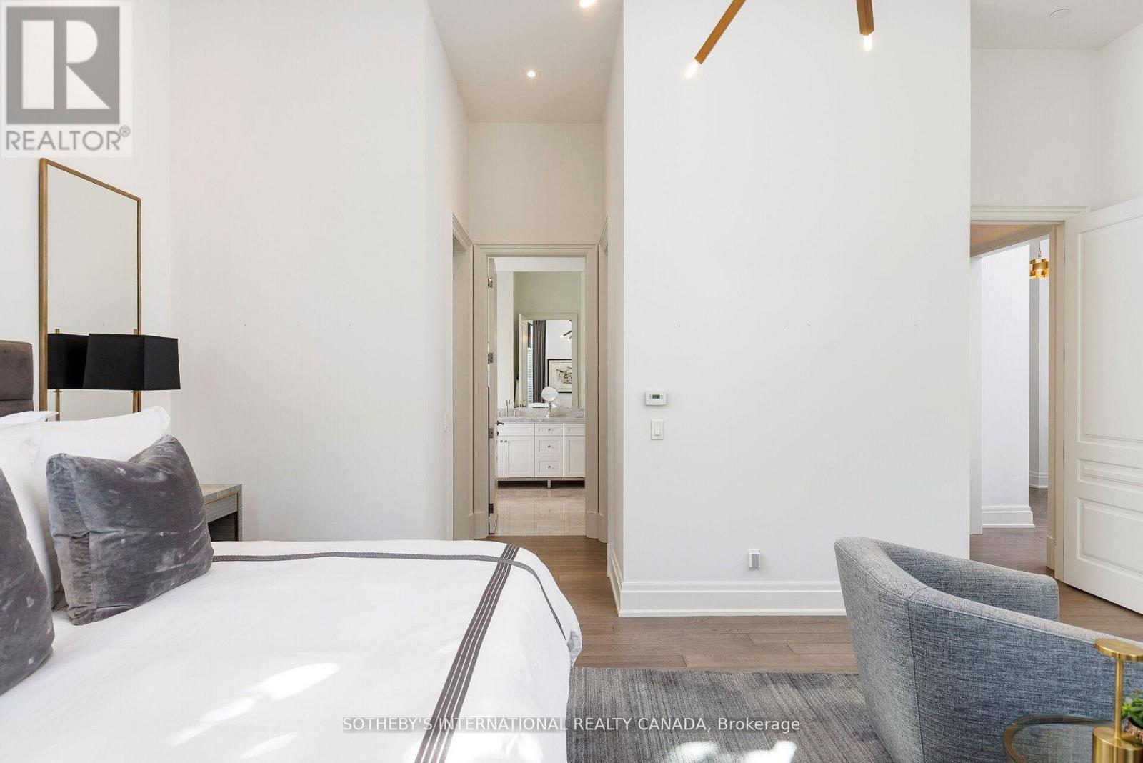 Th 2 - 4 The Kingsway, Toronto, Ontario  M8X 2T1 - Photo 18 - W13084852