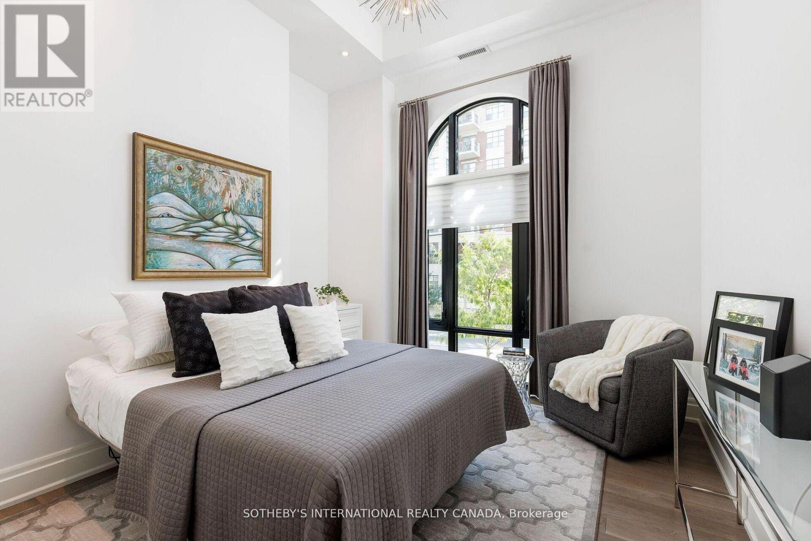 Th 2 - 4 The Kingsway, Toronto, Ontario  M8X 2T1 - Photo 23 - W13084852