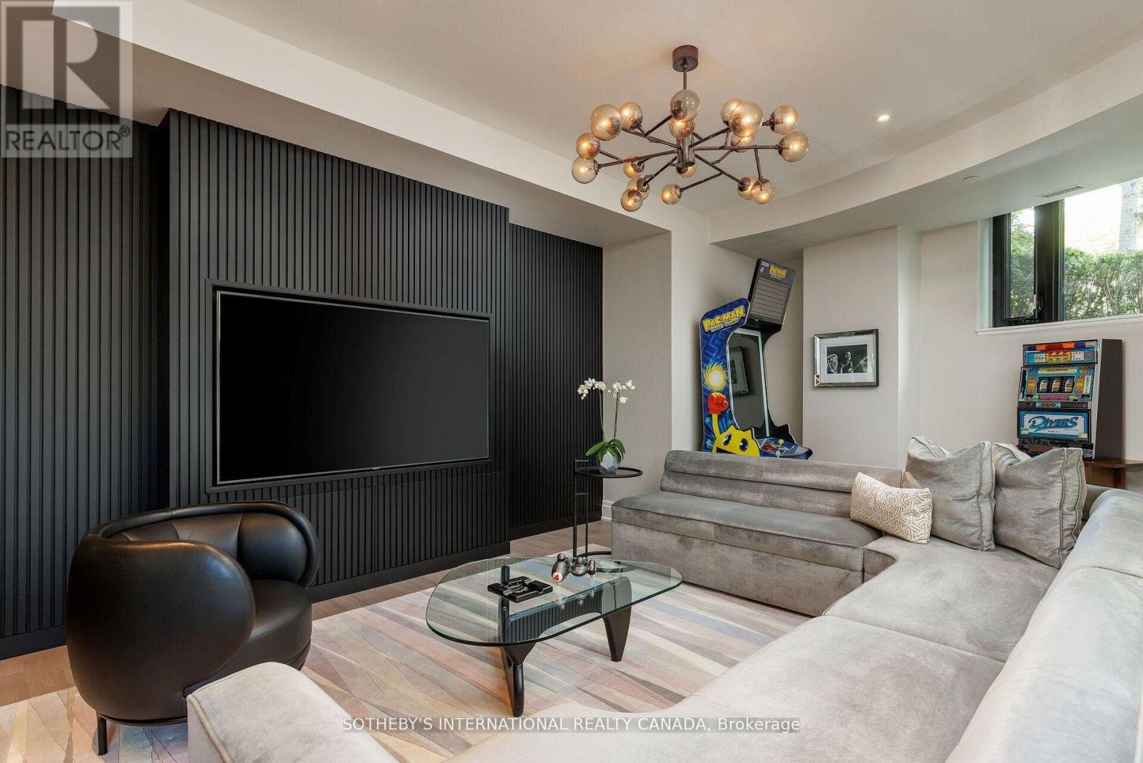 Th 2 - 4 The Kingsway, Toronto, Ontario  M8X 2T1 - Photo 29 - W13084852
