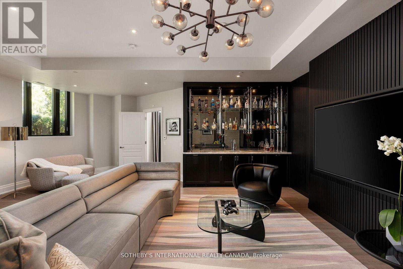Th 2 - 4 The Kingsway, Toronto, Ontario  M8X 2T1 - Photo 31 - W13084852