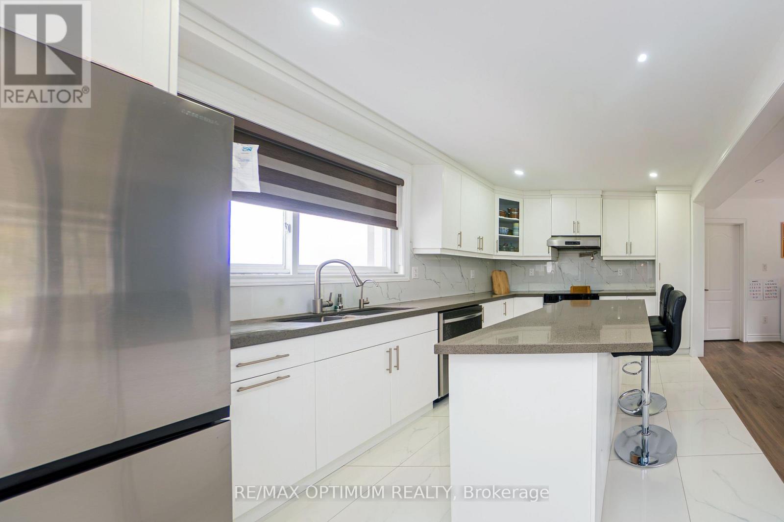 10420 Heritage Road, Brampton, Ontario  L7A 0E7 - Photo 6 - W13084988