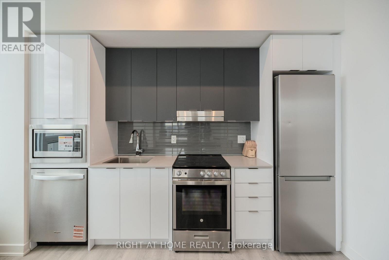 Ph3 - 5105 Hurontario Street, Mississauga, Ontario  L4Z 0C9 - Photo 29 - W13084996
