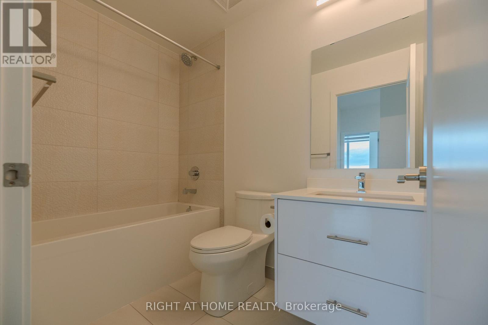 Ph3 - 5105 Hurontario Street, Mississauga, Ontario  L4Z 0C9 - Photo 8 - W13084996
