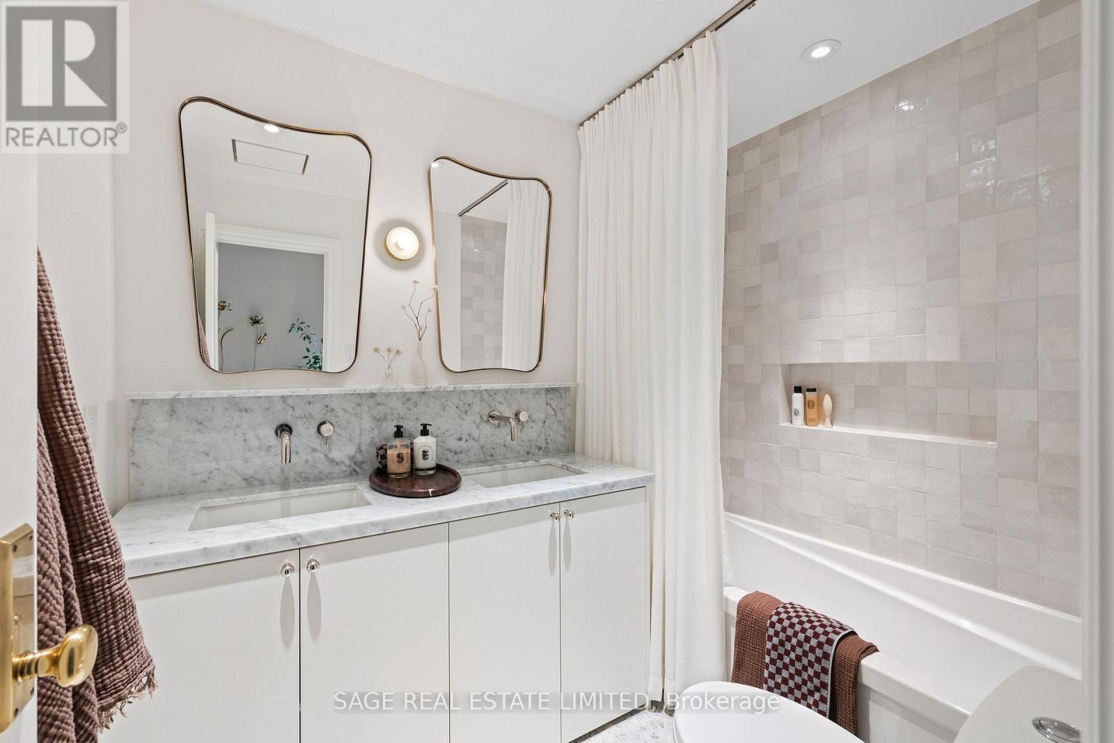 138 Lappin Avenue, Toronto, Ontario  M6H 1Y5 - Photo 26 - W13085076
