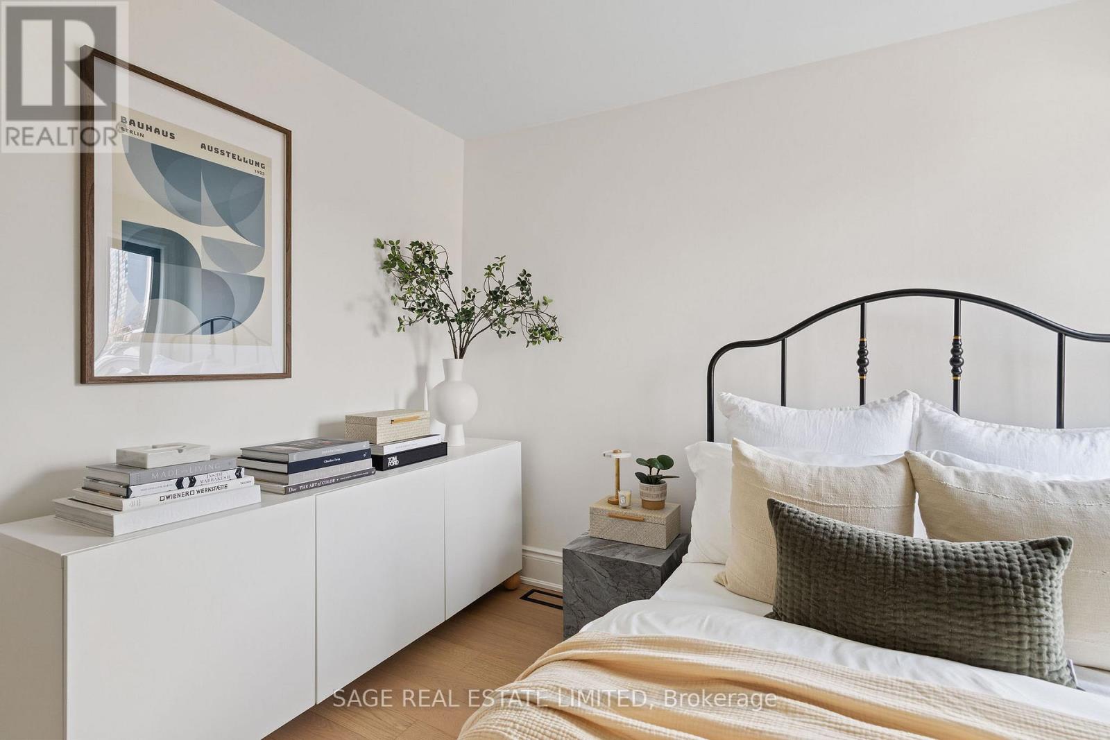 138 Lappin Avenue, Toronto, Ontario  M6H 1Y5 - Photo 30 - W13085076