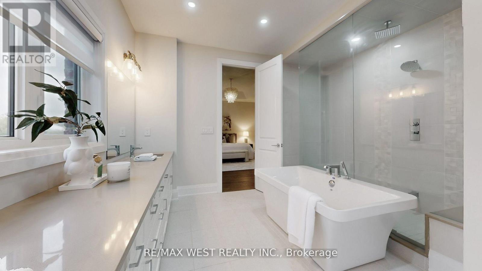 5199 Symphony Court, Mississauga, Ontario  L5M 2M9 - Photo 24 - W13085080