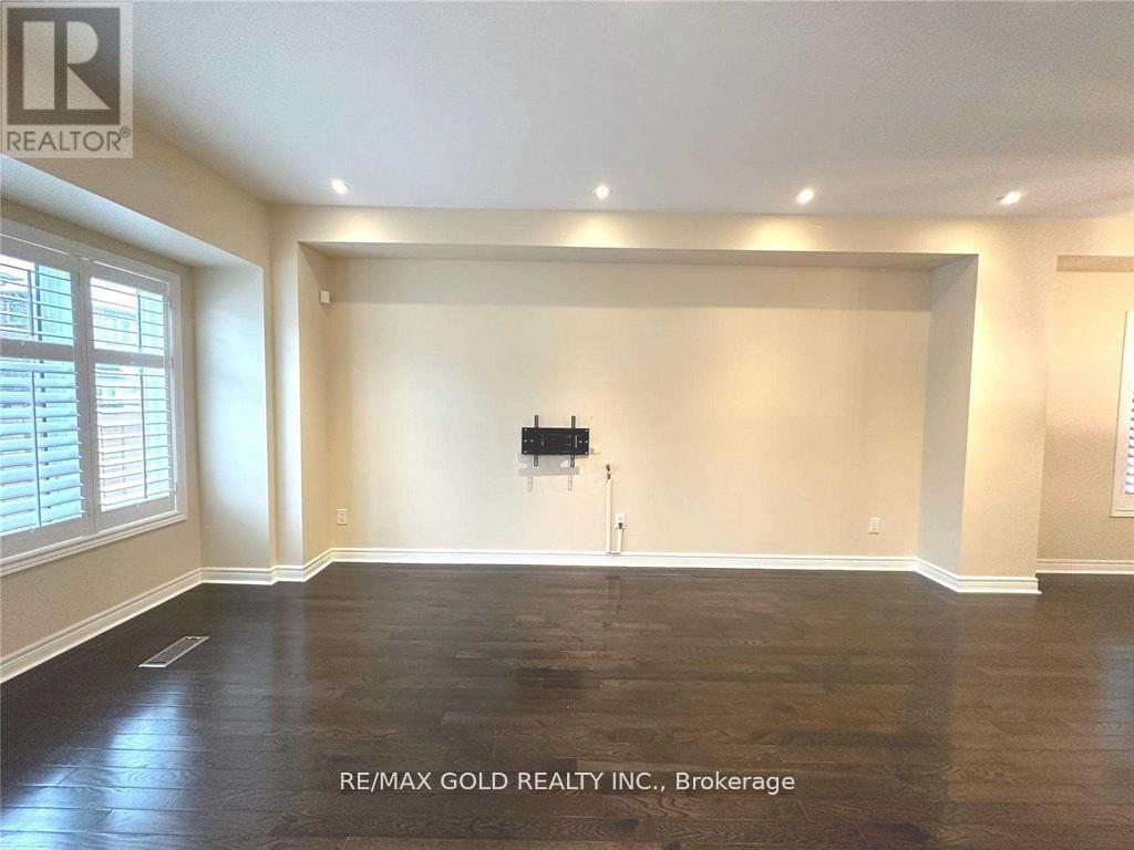 471 Meadowridge Court, Mississauga, Ontario  L5W 0E8 - Photo 11 - W13085114