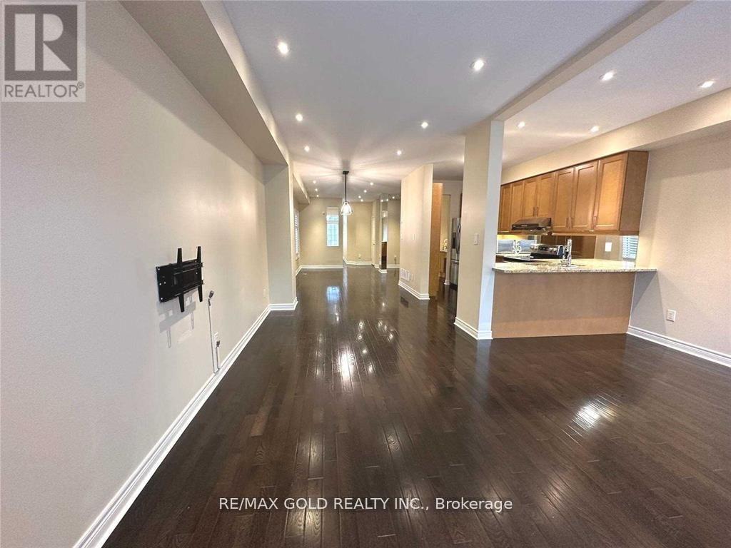 471 Meadowridge Court, Mississauga, Ontario  L5W 0E8 - Photo 13 - W13085114
