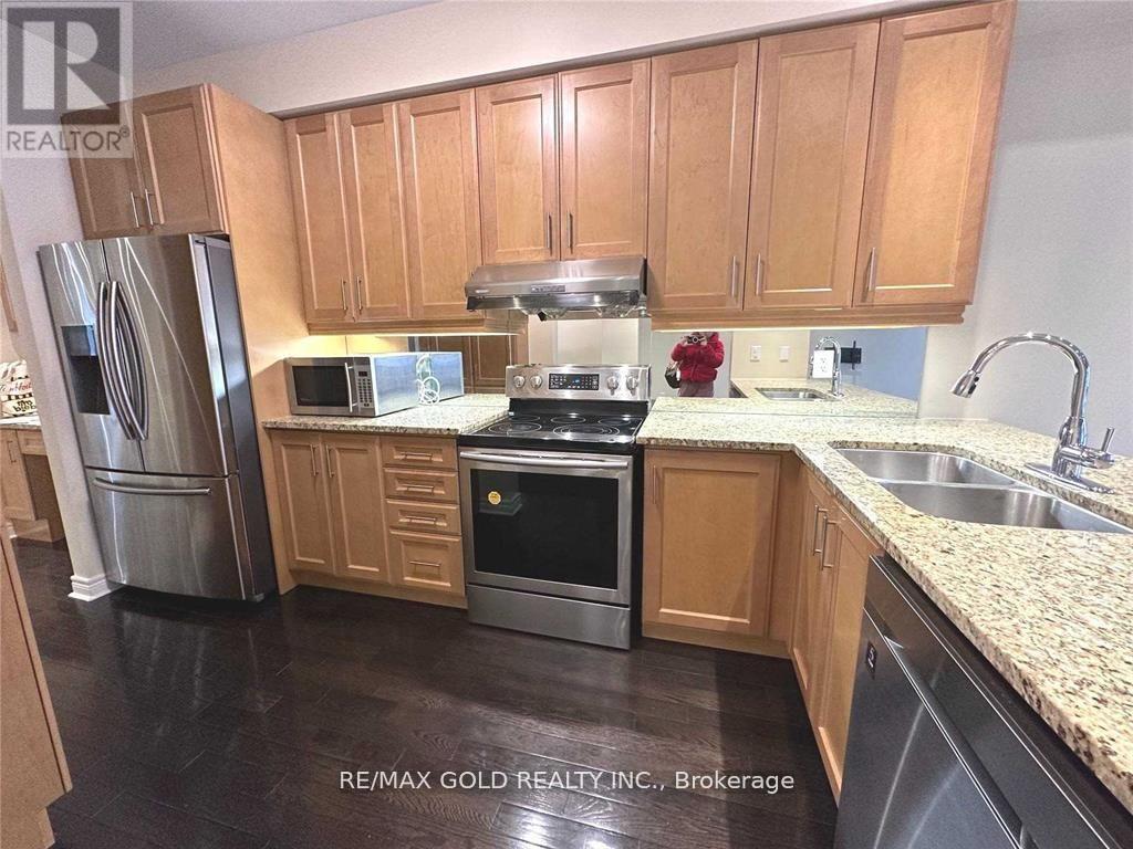 471 Meadowridge Court, Mississauga, Ontario  L5W 0E8 - Photo 14 - W13085114