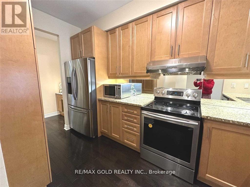 471 Meadowridge Court, Mississauga, Ontario  L5W 0E8 - Photo 16 - W13085114
