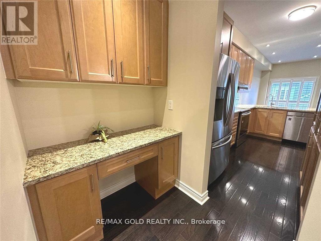 471 Meadowridge Court, Mississauga, Ontario  L5W 0E8 - Photo 19 - W13085114