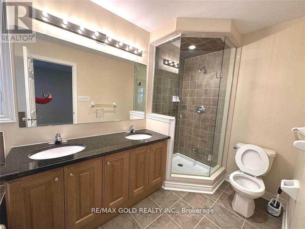 471 Meadowridge Court, Mississauga, Ontario  L5W 0E8 - Photo 26 - W13085114
