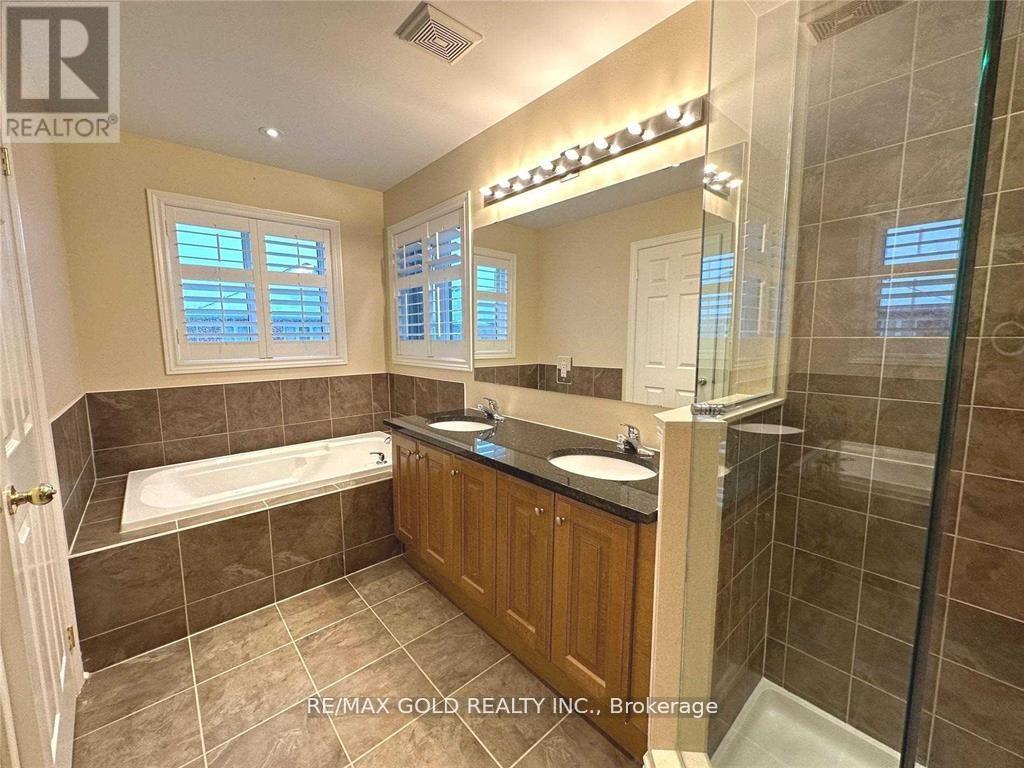 471 Meadowridge Court, Mississauga, Ontario  L5W 0E8 - Photo 28 - W13085114