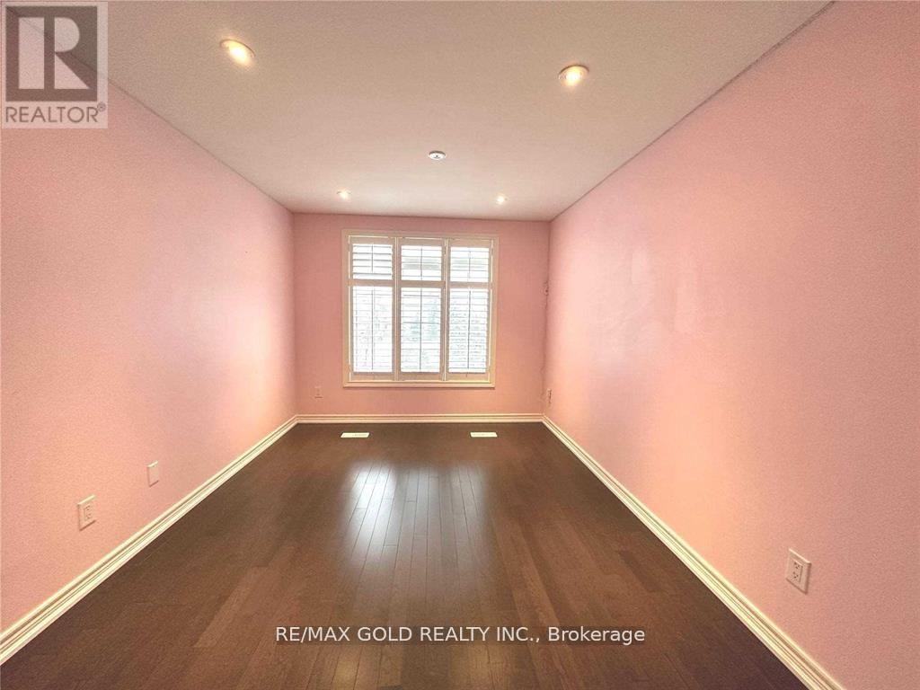 471 Meadowridge Court, Mississauga, Ontario  L5W 0E8 - Photo 29 - W13085114