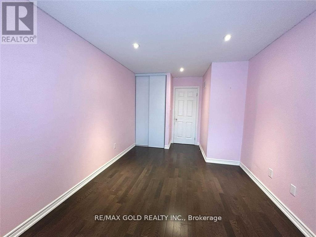 471 Meadowridge Court, Mississauga, Ontario  L5W 0E8 - Photo 30 - W13085114