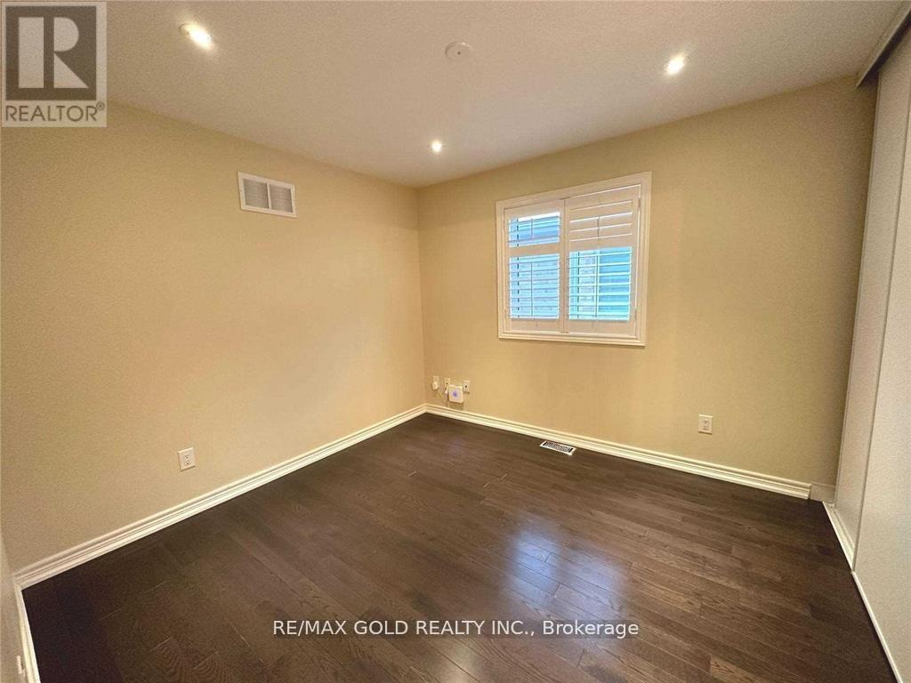 471 Meadowridge Court, Mississauga, Ontario  L5W 0E8 - Photo 33 - W13085114