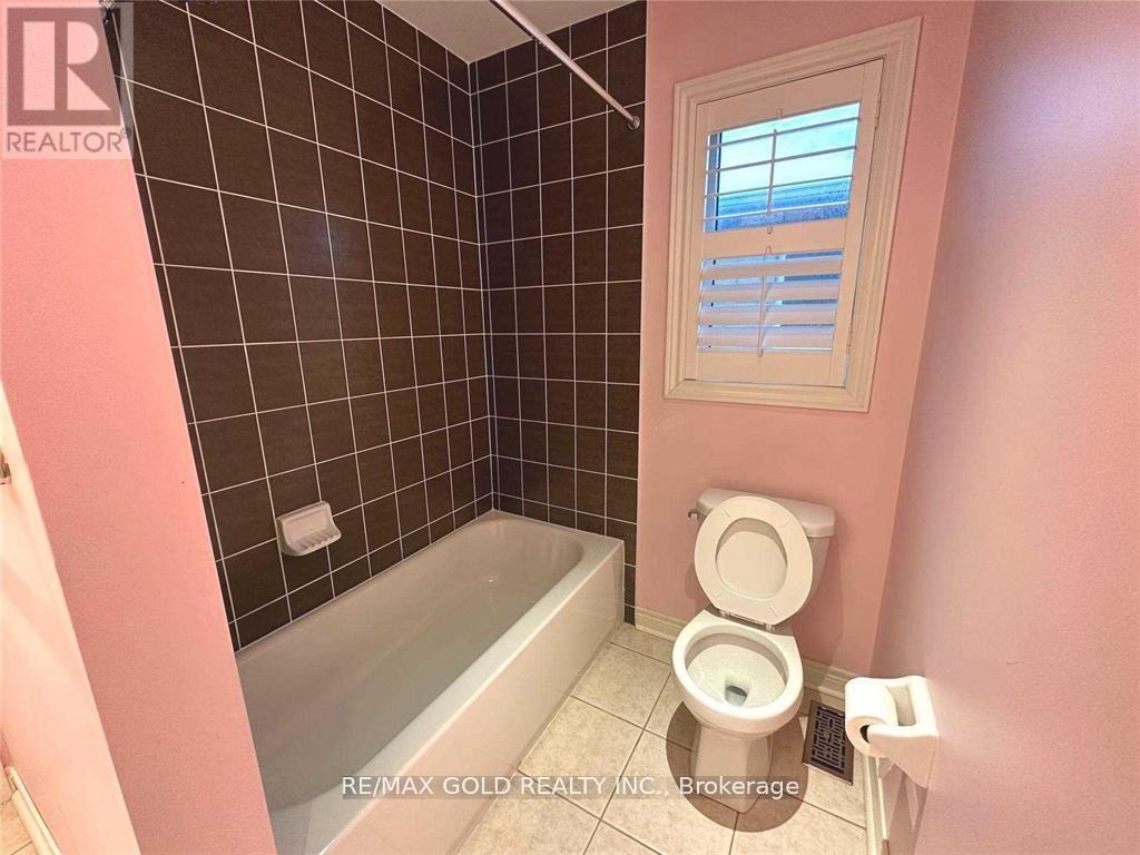 471 Meadowridge Court, Mississauga, Ontario  L5W 0E8 - Photo 36 - W13085114