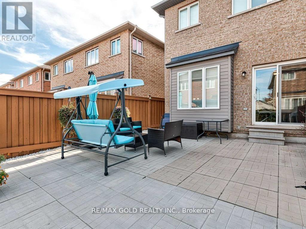 471 Meadowridge Court, Mississauga, Ontario  L5W 0E8 - Photo 38 - W13085114