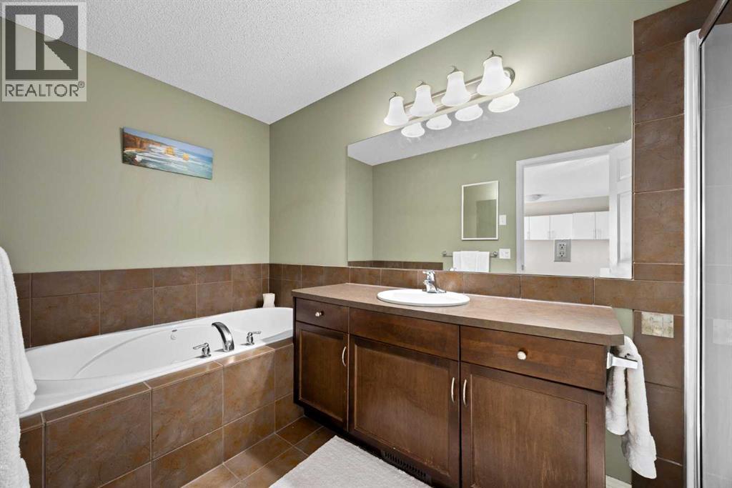 73 Sunset Heights, Cochrane, Alberta  T4C 0C7 - Photo 17 - A2284779
