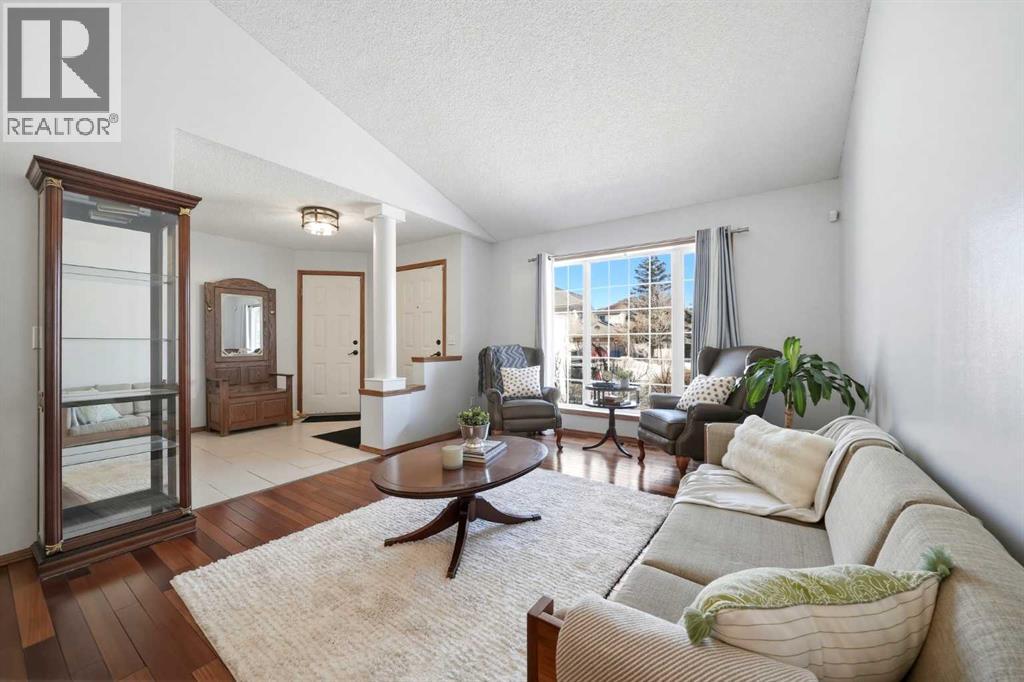 263 Coral Keys Drive Ne, Calgary, Alberta  T3J 3K5 - Photo 4 - A2288400