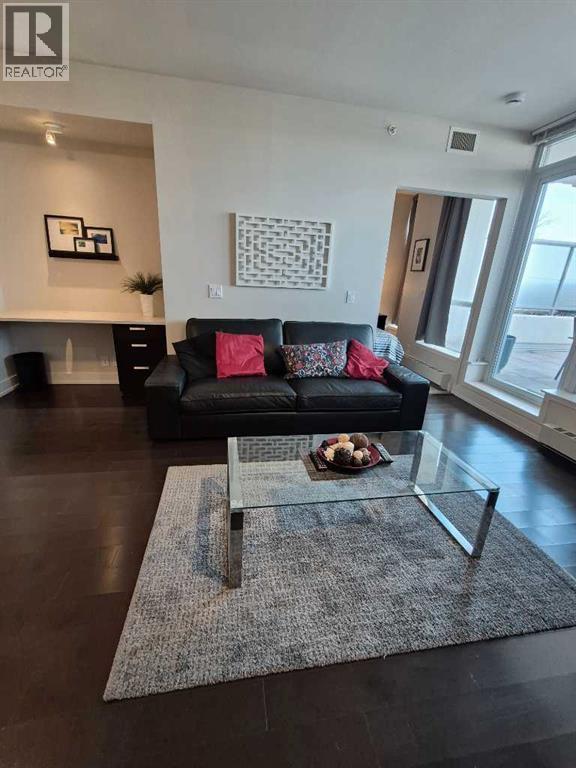 722, 222 Riverfront Avenue SW, Calgary, Alberta  T2P 0X2 - Photo 3 - A2307480