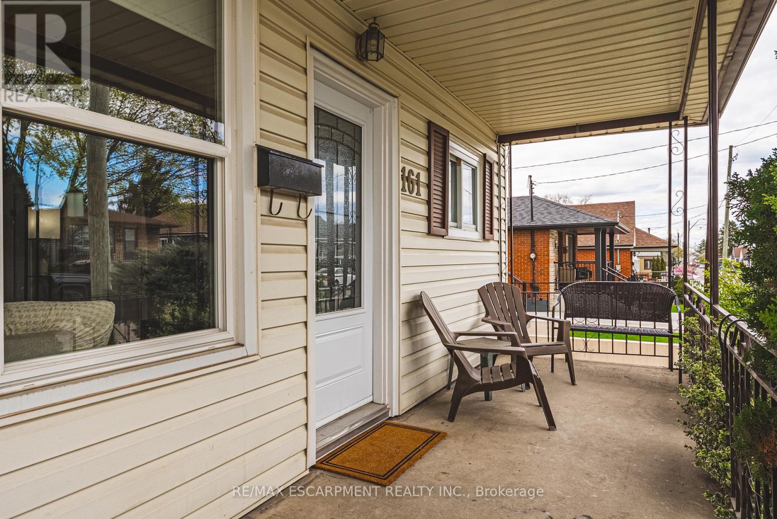 161 Ivon Avenue, Hamilton, Ontario  L8H 5S7 - Photo 3 - X13084816