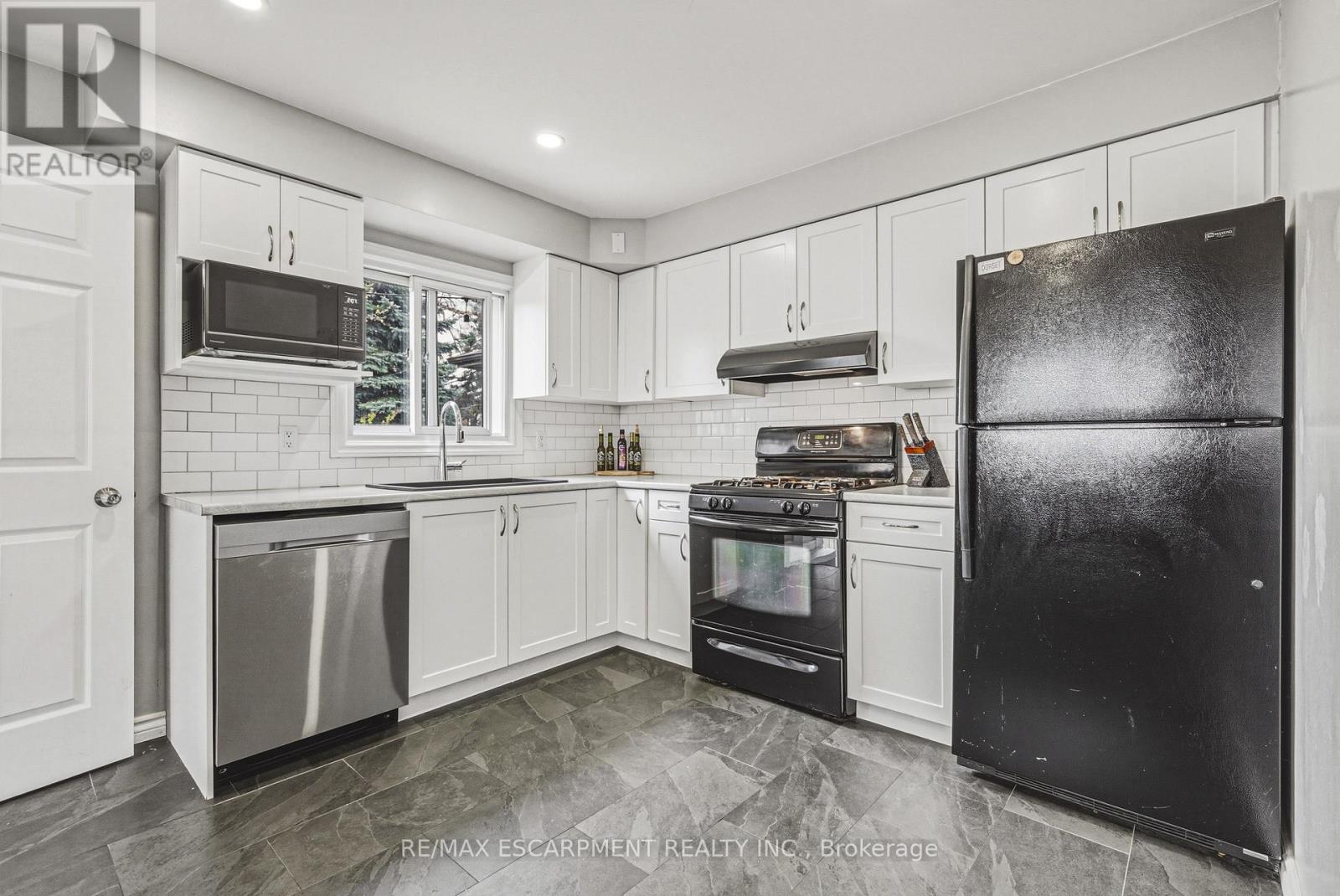 161 Ivon Avenue, Hamilton, Ontario  L8H 5S7 - Photo 8 - X13084816