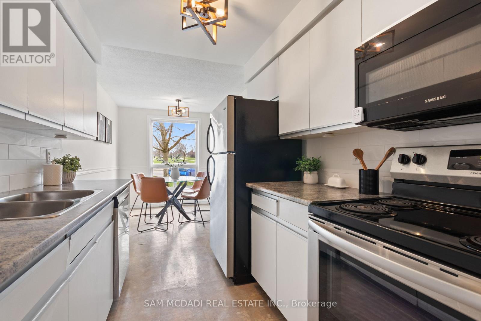 2 - 160 Rittenhouse Road, Kitchener, Ontario  N2E 3E9 - Photo 7 - X13084838