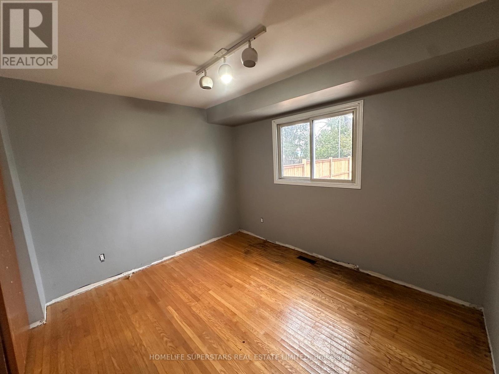 14 Locke Avenue, St. Thomas, Ontario  N5P 3X2 - Photo 11 - X13084902