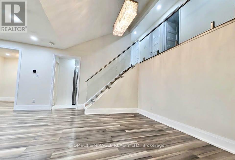 68 Briargate Drive, Kitchener, Ontario  N2E 2J8 - Photo 3 - X13084960