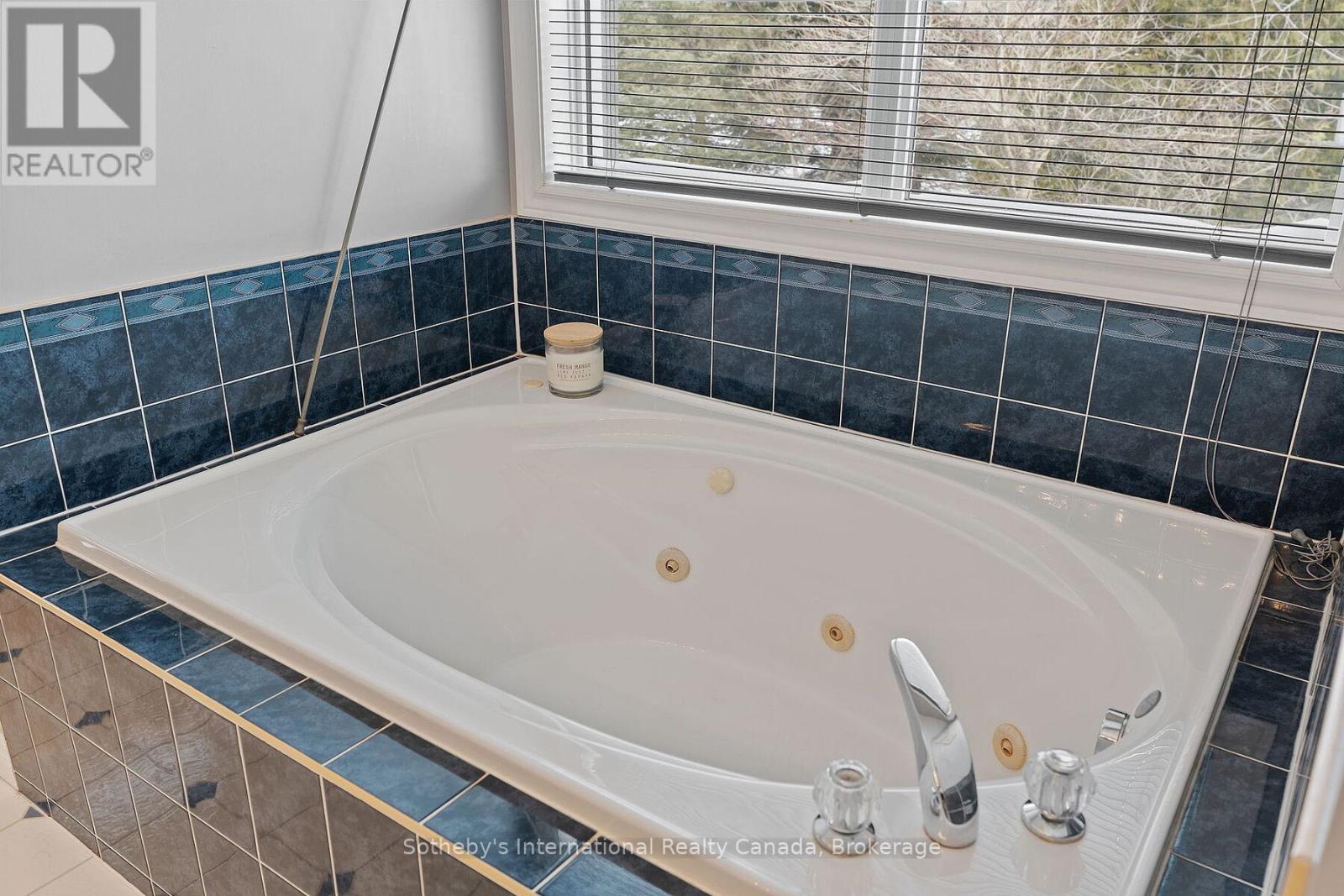 2091 Country Lane Court, Milton, Ontario  L0P 1J0 - Photo 22 - W13085288