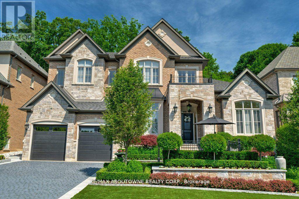47 LEGACY LANE, Hamilton, Ontario
