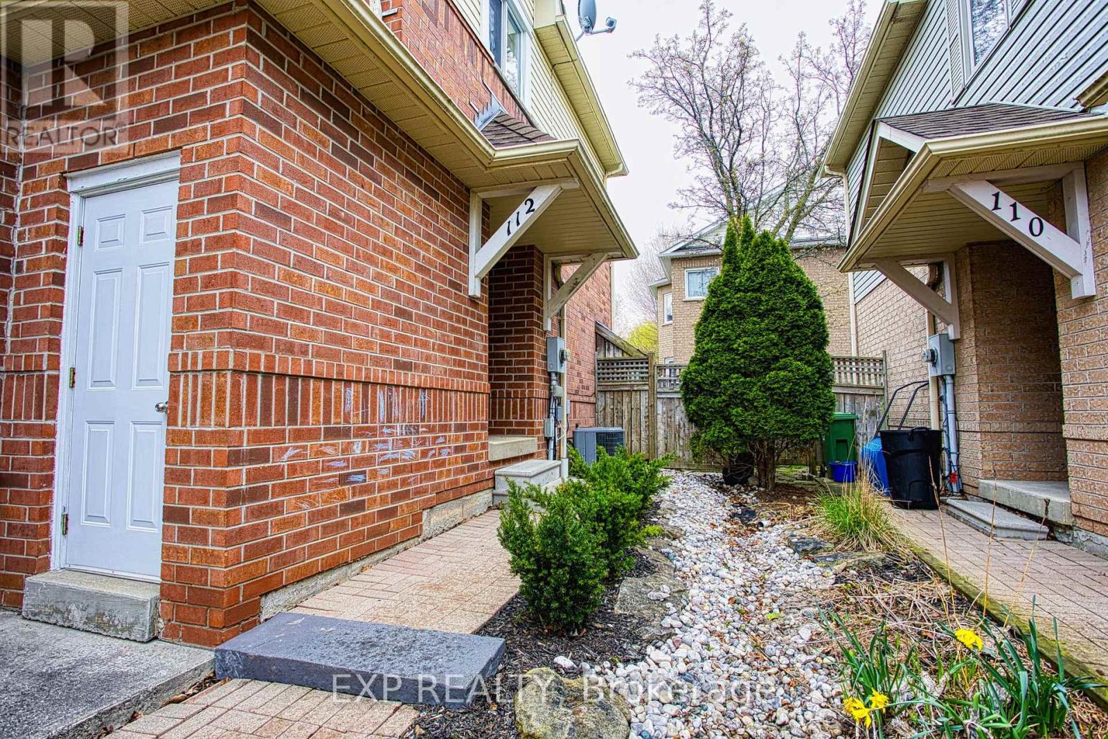 112 Laurendale Avenue, Hamilton, Ontario  L0R 2H3 - Photo 2 - X13085136
