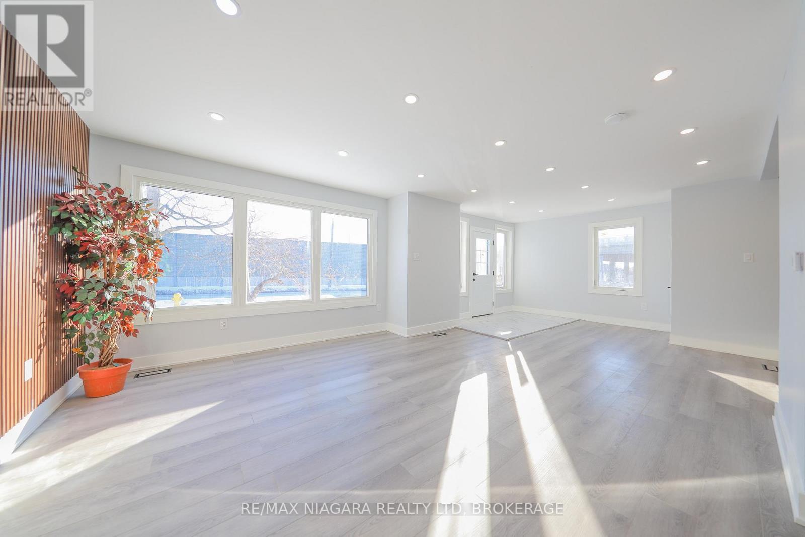 5 Meadowvale Drive, St. Catharines, Ontario  L2N 3Z6 - Photo 6 - X13085200