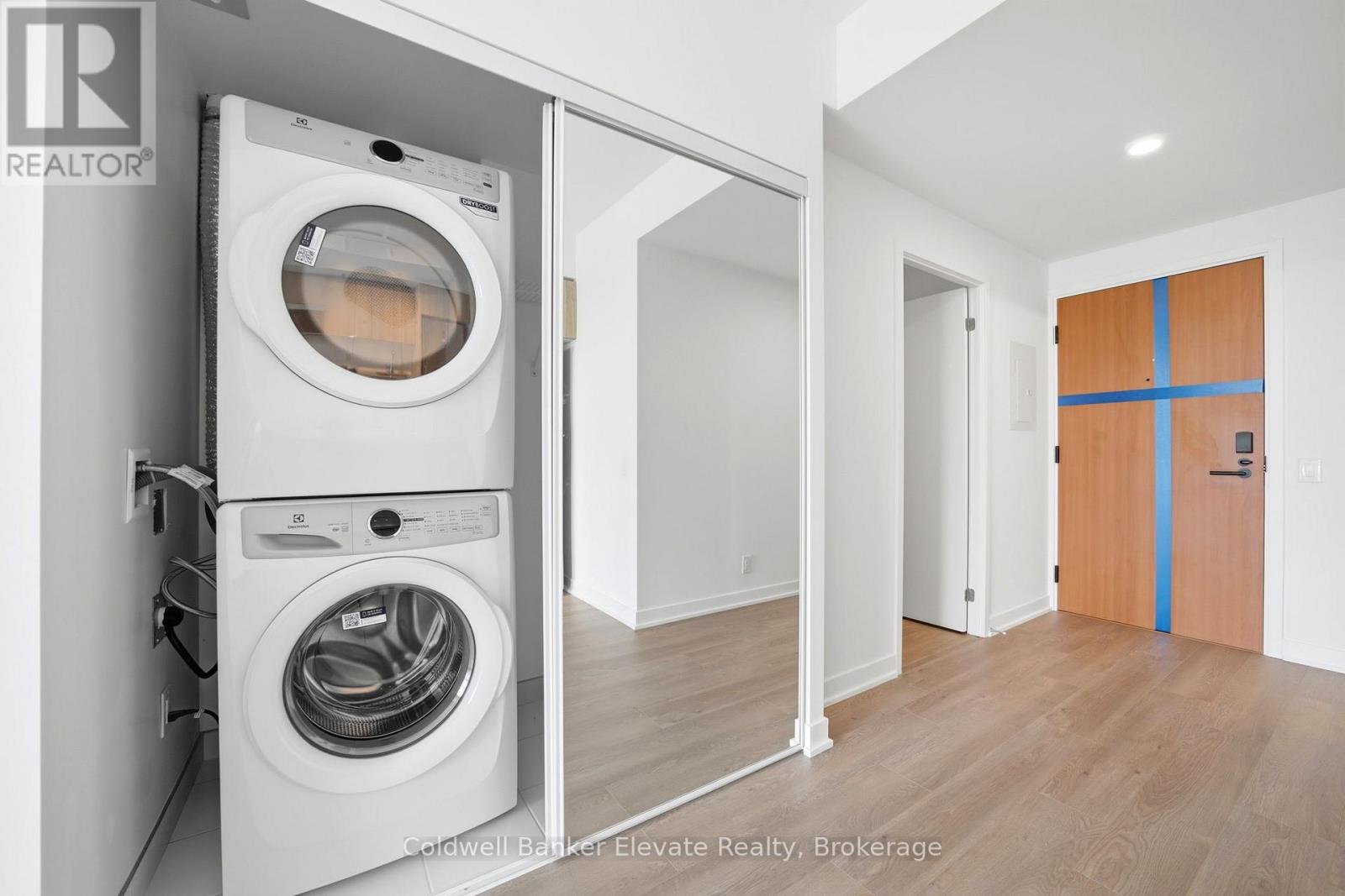1113 - 1660 Bloor Street, Toronto, Ontario  M6P 1B1 - Photo 4 - W13083222