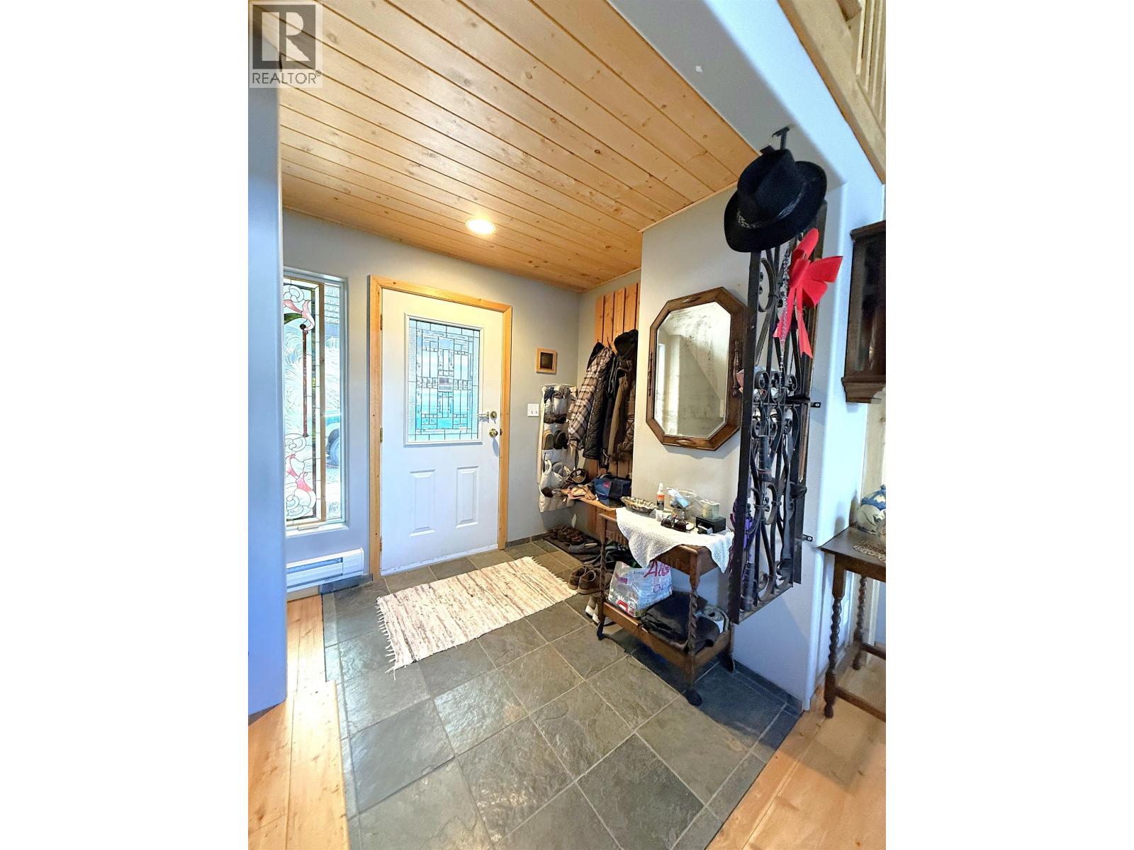 6513 Monette Road, 100 Mile House, British Columbia  V0K 1K0 - Photo 16 - R3118646
