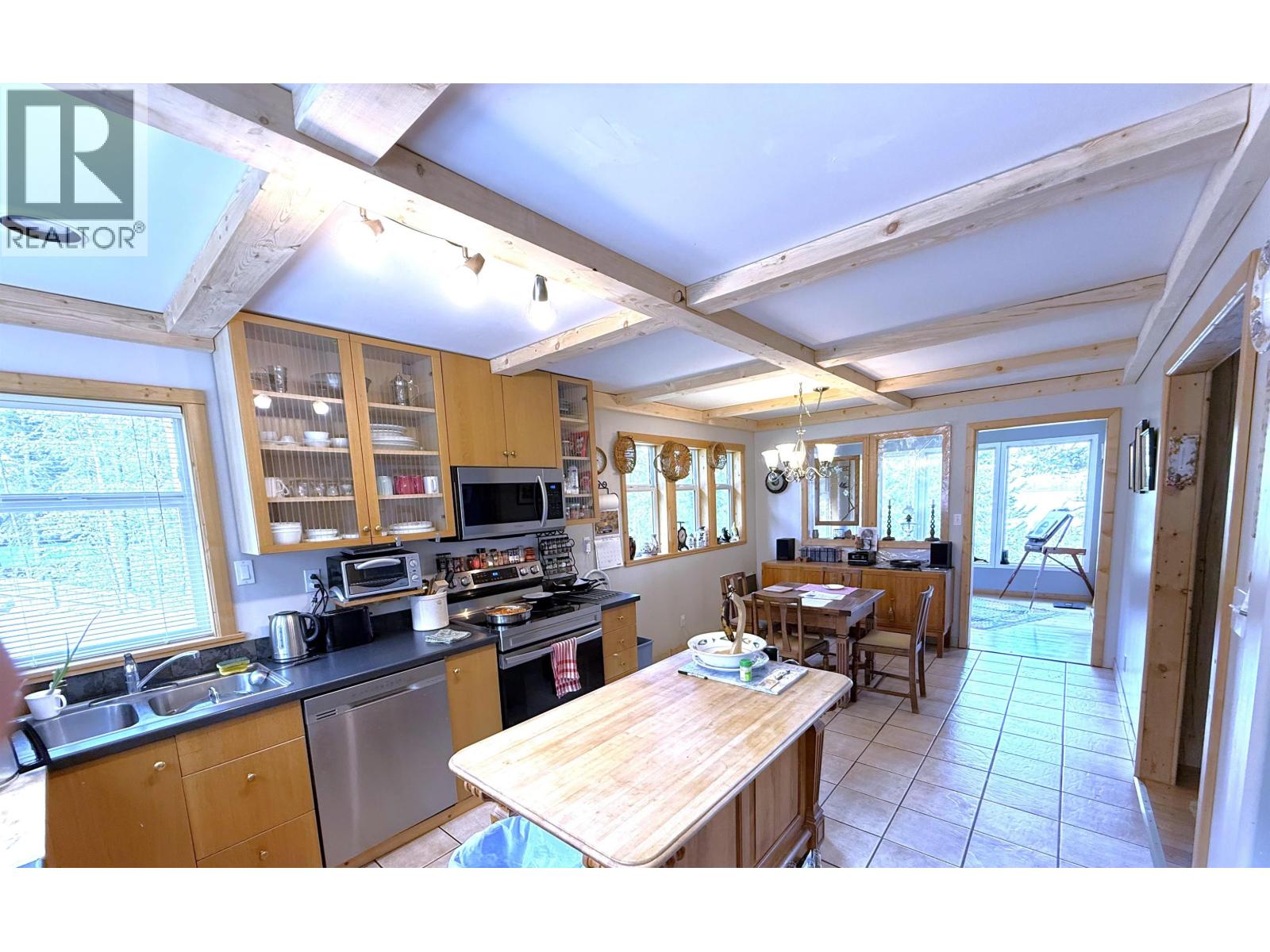 6513 Monette Road, 100 Mile House, British Columbia  V0K 1K0 - Photo 24 - R3118646