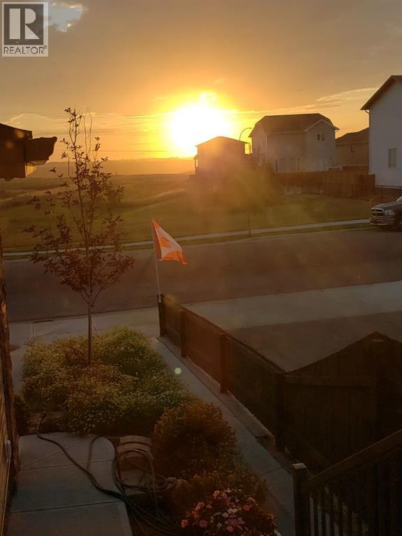 327 Mildred Dobbs Boulevard N, Lethbridge, Alberta  T1H 6G7 - Photo 3 - A2286537