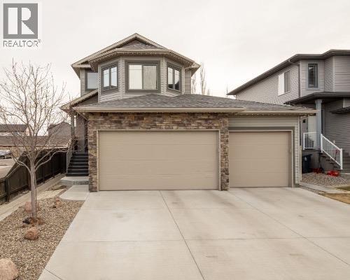 327 Mildred Dobbs Boulevard N, Lethbridge, Alberta  T1H 6G7 - Photo 1 - A2286537