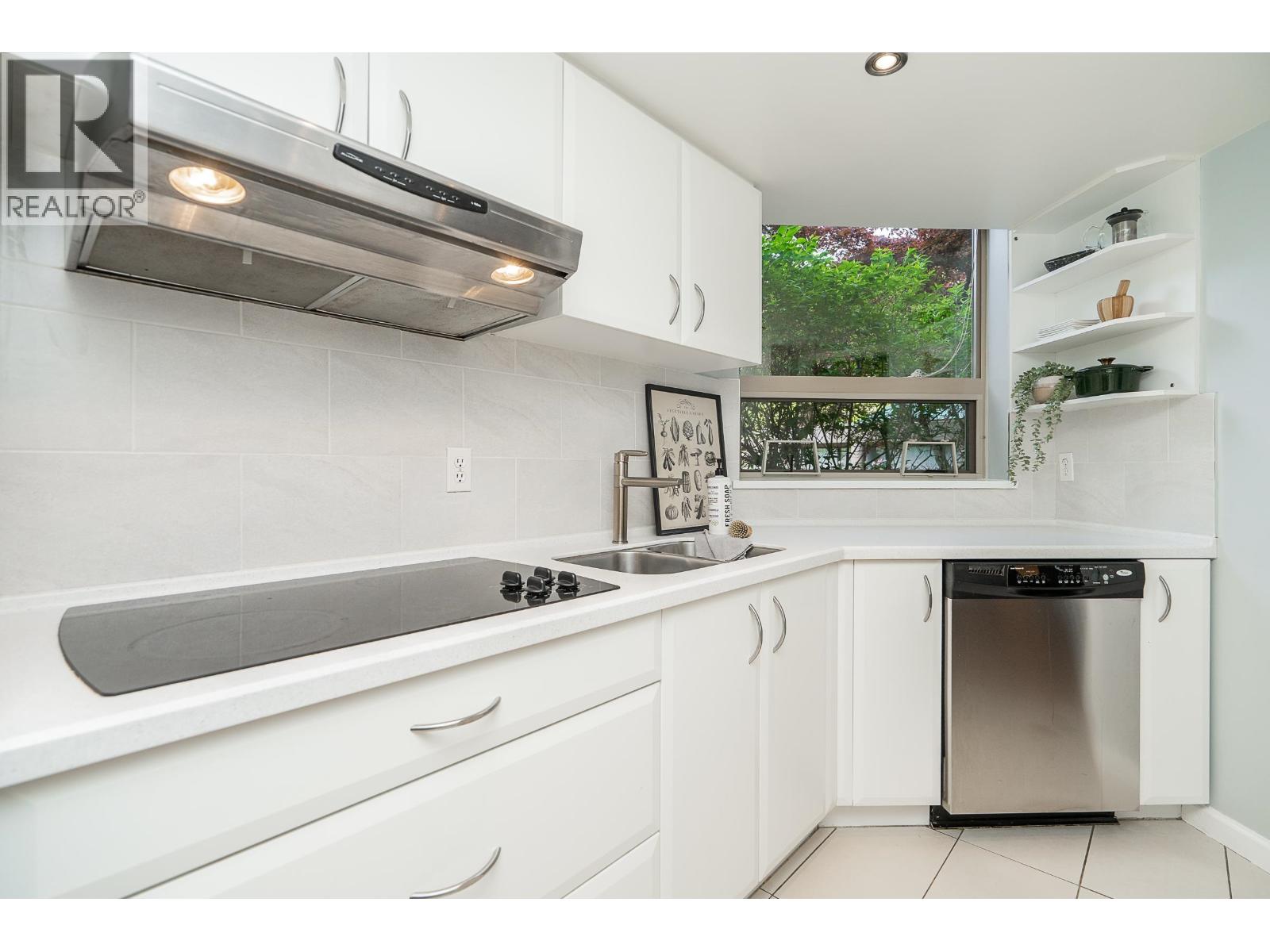 103 1199 Eastwood Street, Coquitlam, British Columbia  V3B 7W7 - Photo 11 - R3119484
