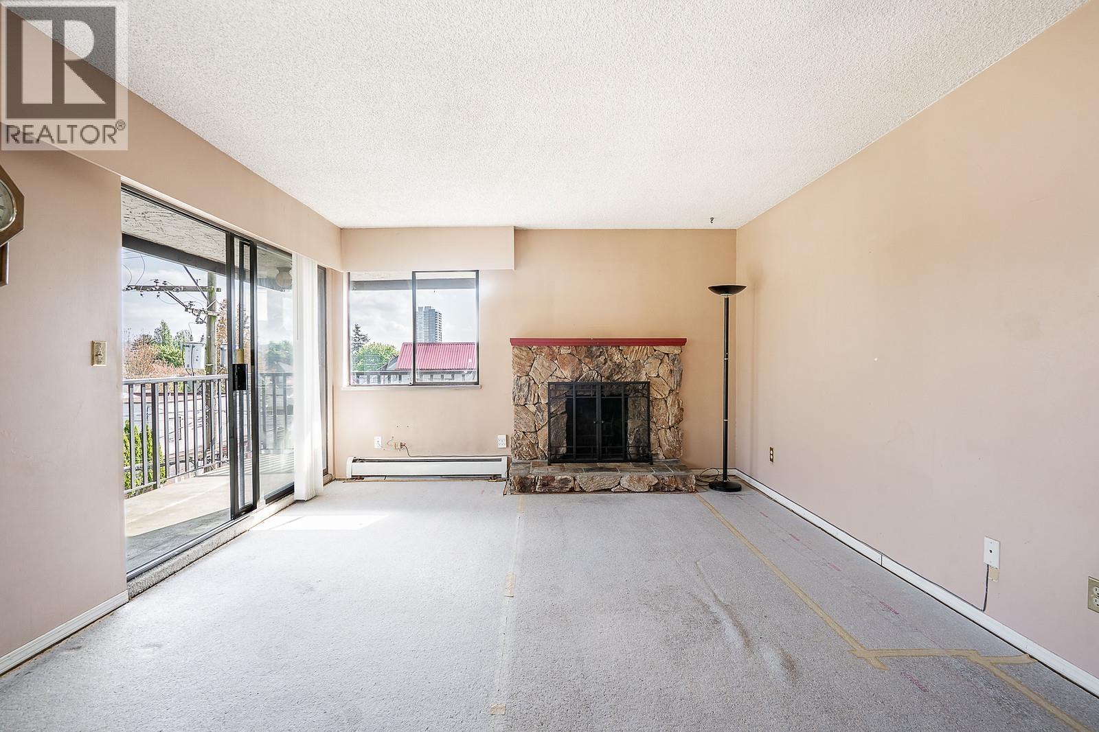 310 316 Cedar Street, New Westminster, British Columbia  V3L 3P1 - Photo 3 - R3119489
