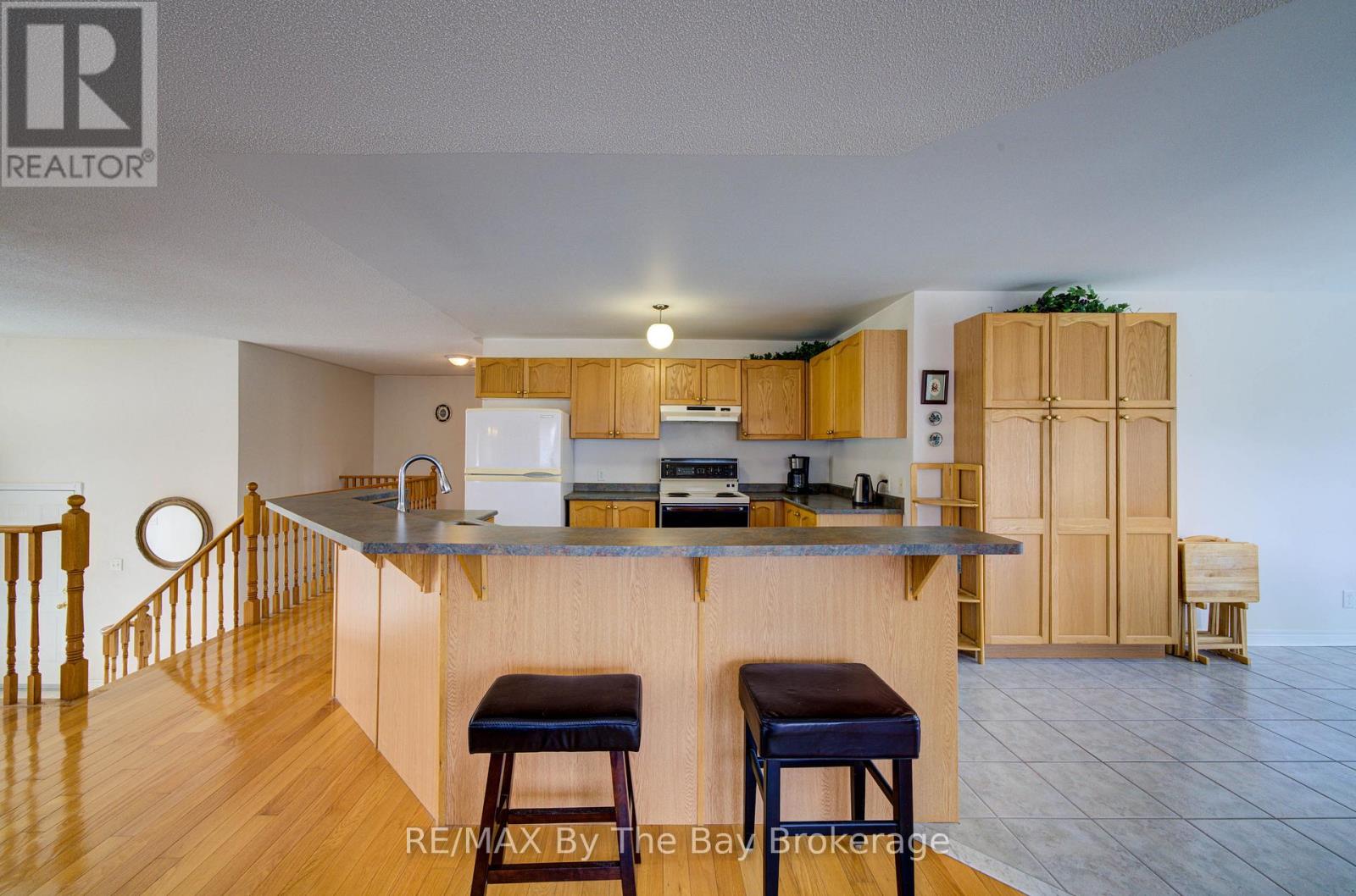 420 Ramblewood Drive, Wasaga Beach, Ontario  L9Z 1P3 - Photo 13 - S13085280