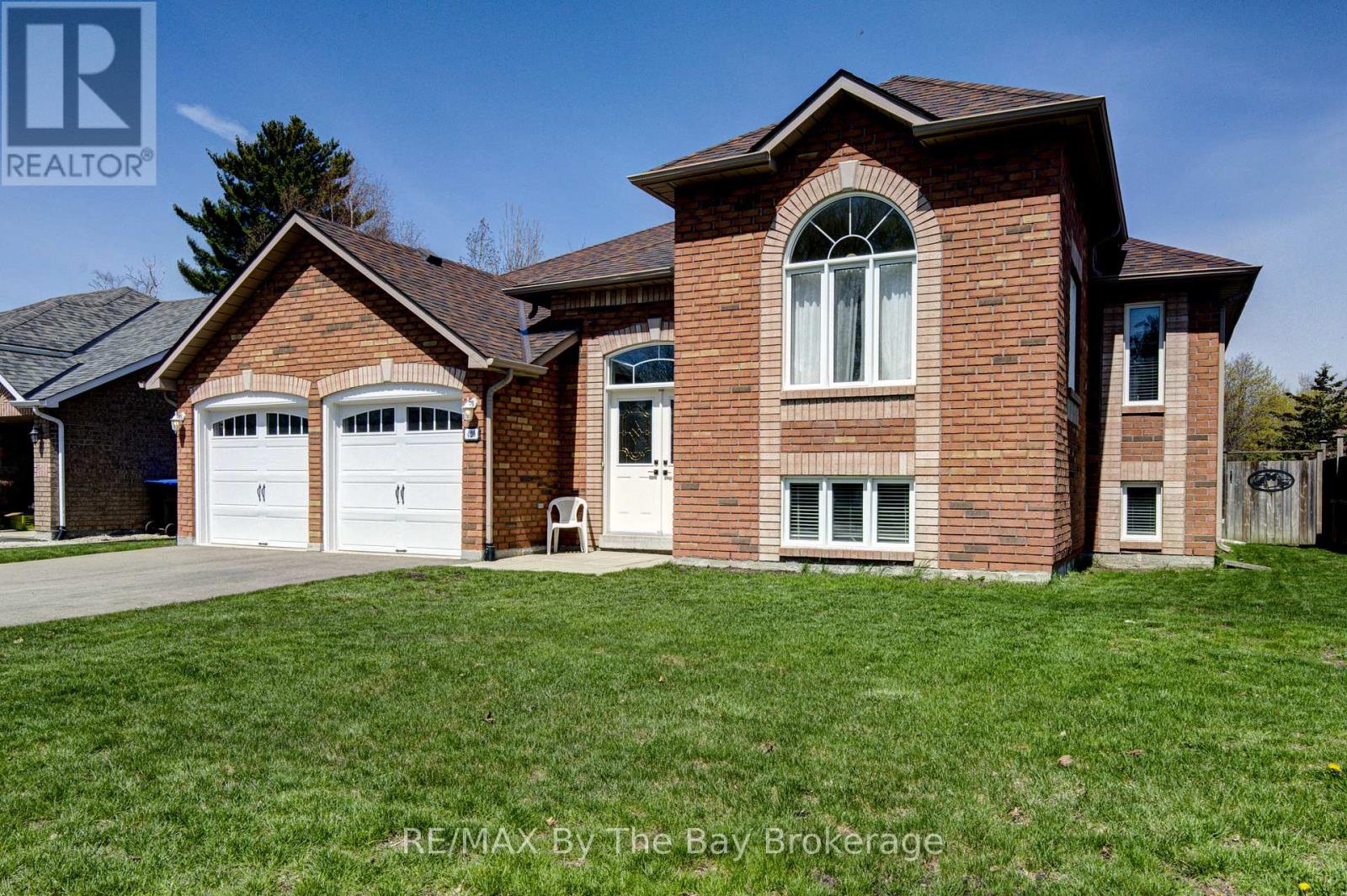 420 Ramblewood Drive, Wasaga Beach, Ontario  L9Z 1P3 - Photo 2 - S13085280