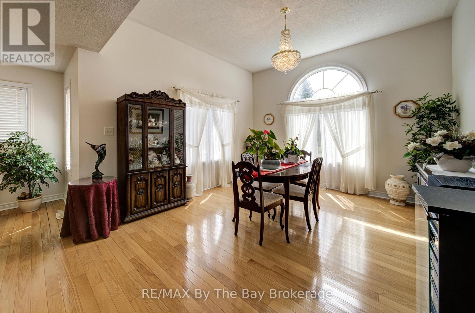 420 Ramblewood Drive, Wasaga Beach, Ontario  L9Z 1P3 - Photo 7 - S13085280