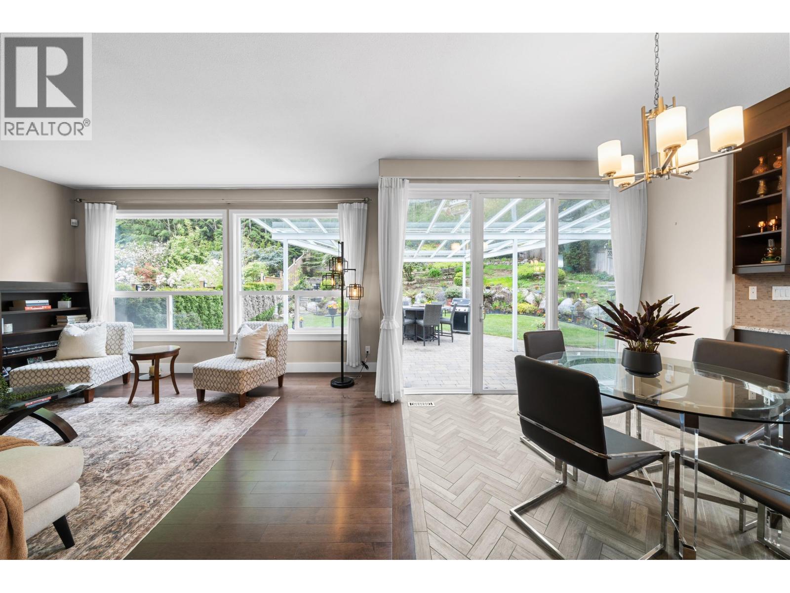 1818 Camelback Court, Coquitlam, British Columbia  V3E 3K4 - Photo 11 - R3119486