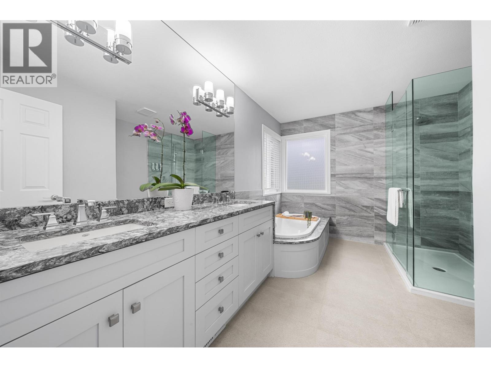 1818 Camelback Court, Coquitlam, British Columbia  V3E 3K4 - Photo 17 - R3119486