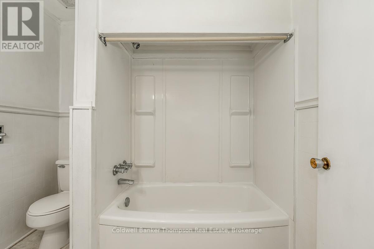 Unit B - 145 Front Street, Bracebridge, Ontario  P1L 1J7 - Photo 17 - X13085340