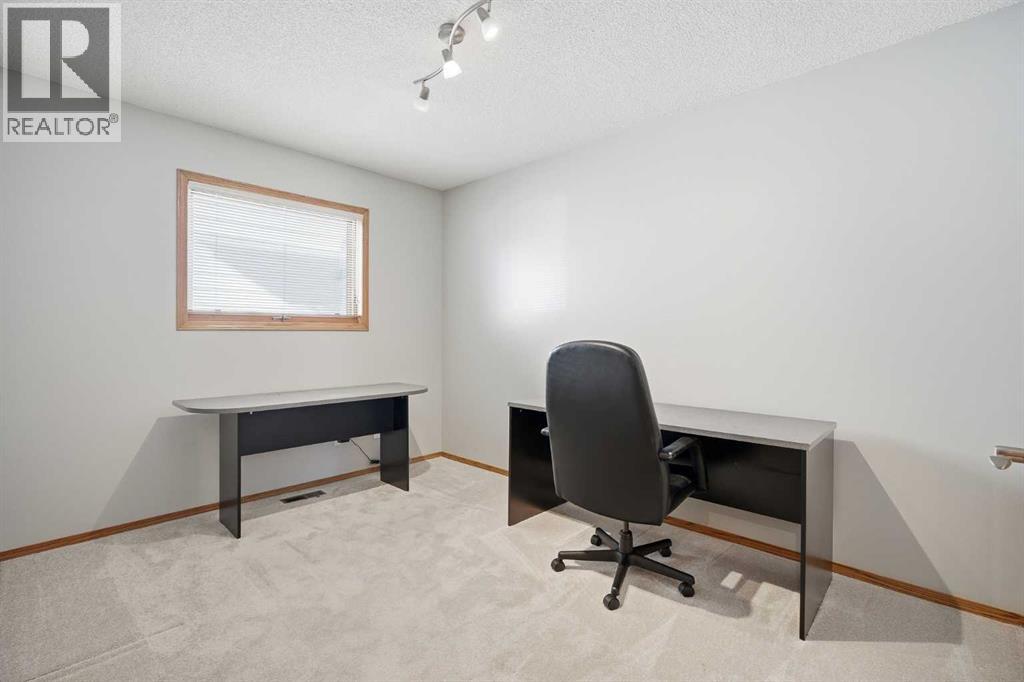 146 Hawkdale Circle NW, Calgary, Alberta  T3G 2W9 - Photo 23 - A2292709